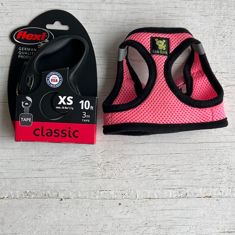3 Piece Puppy Bundle Pink Dog Harness and Flexi Leash Set XS With Pet Carrier